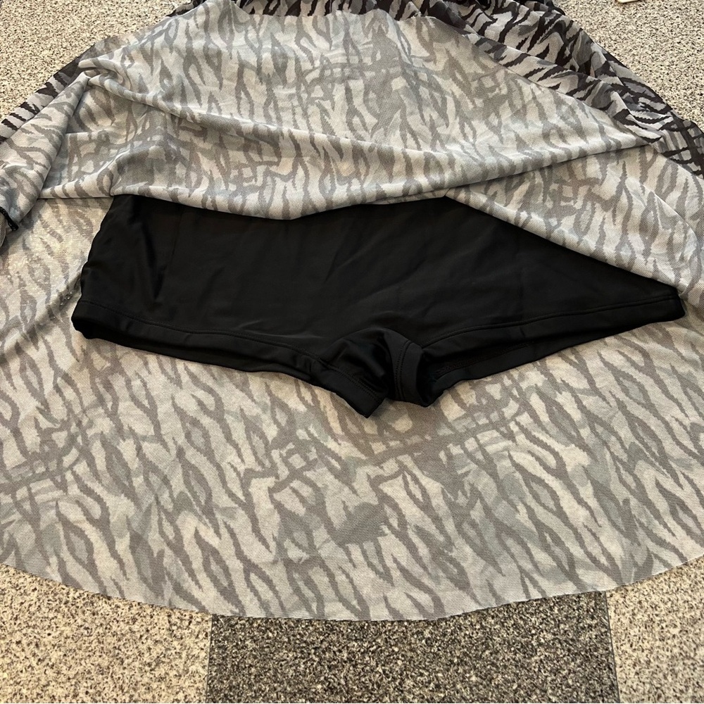 NWT Shekini Women's V-Neck One Piece Skirt Swimsuit- Size Small - Picture 7 of 9